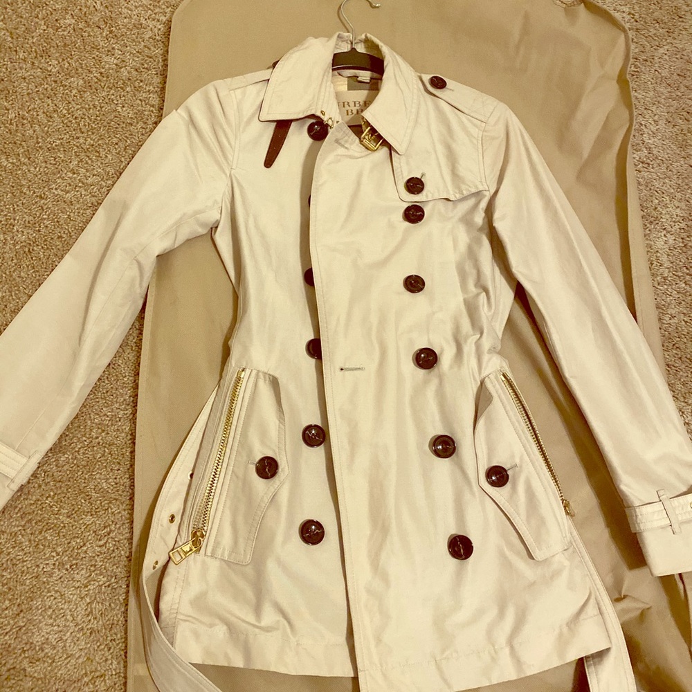 Burberry women trench coat